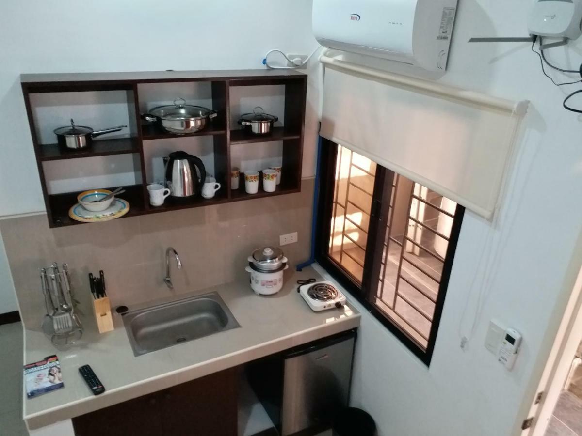 Clark-Pad Inn, Angeles City Exterior photo