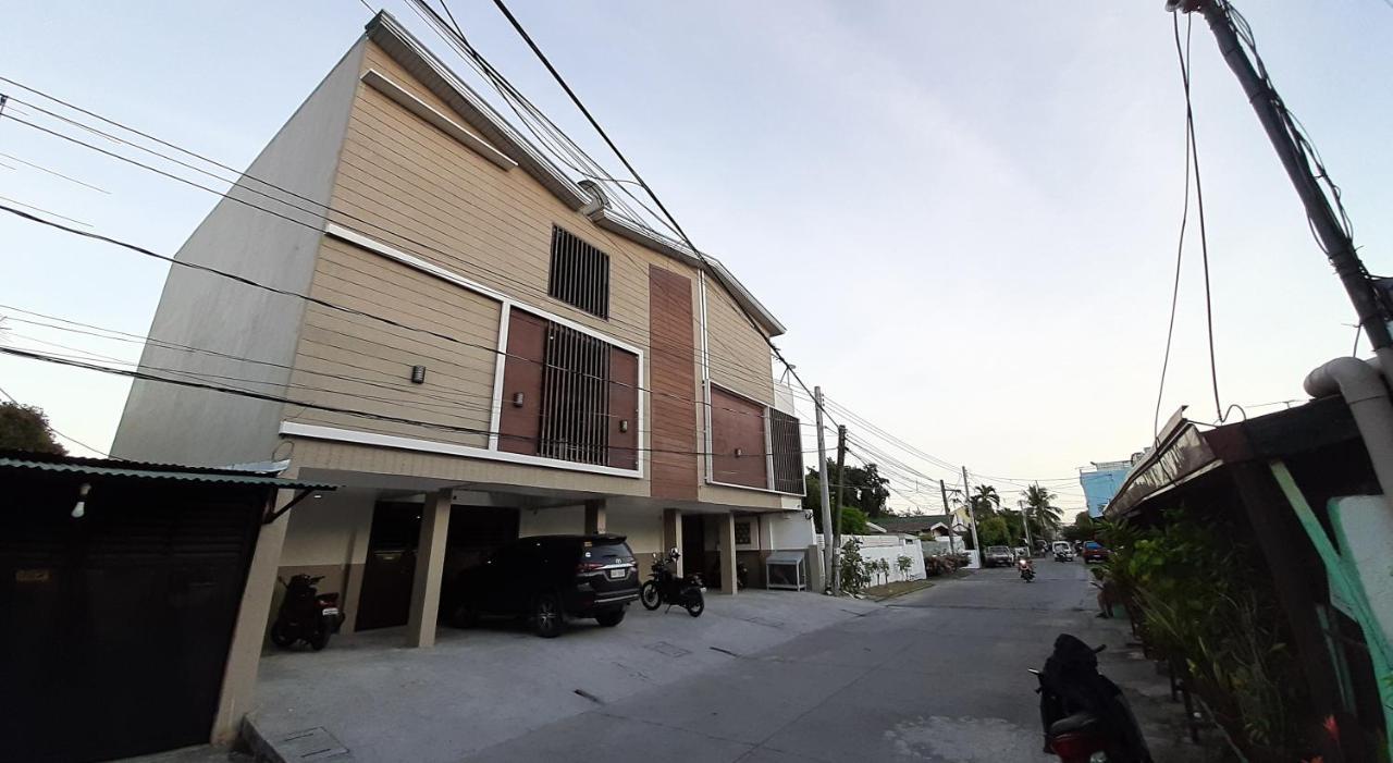 Clark-Pad Inn, Angeles City Exterior photo
